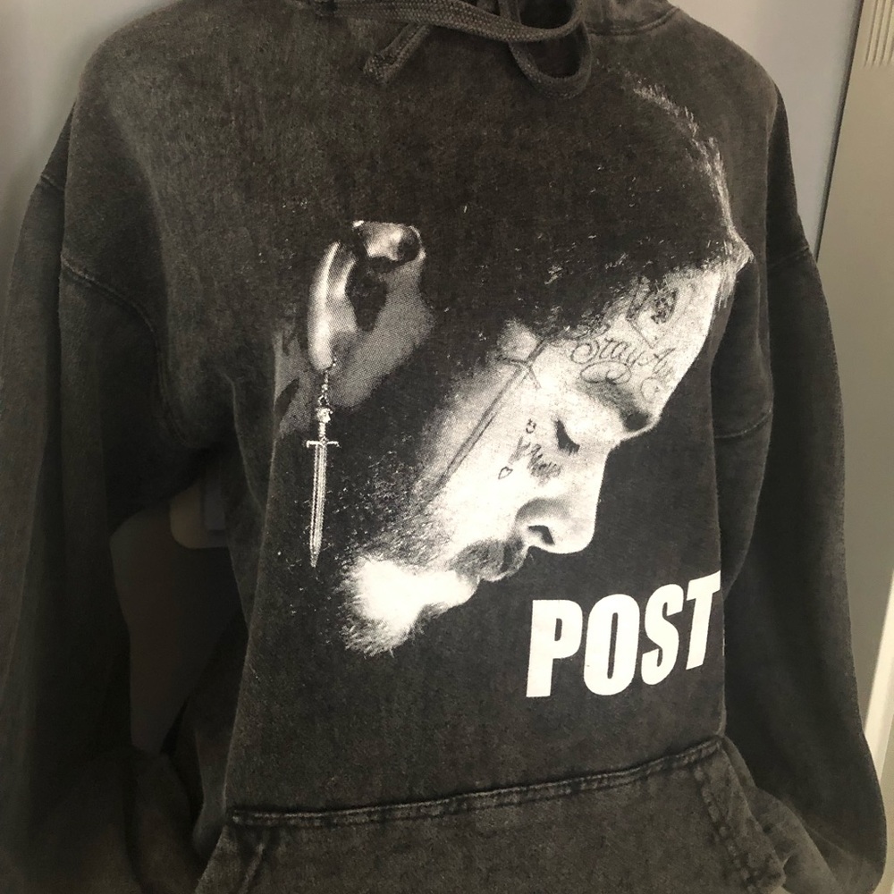 RESTOCKED Women Posty 2 Vintage Post Malone Hoodie - Picture 3 of 5